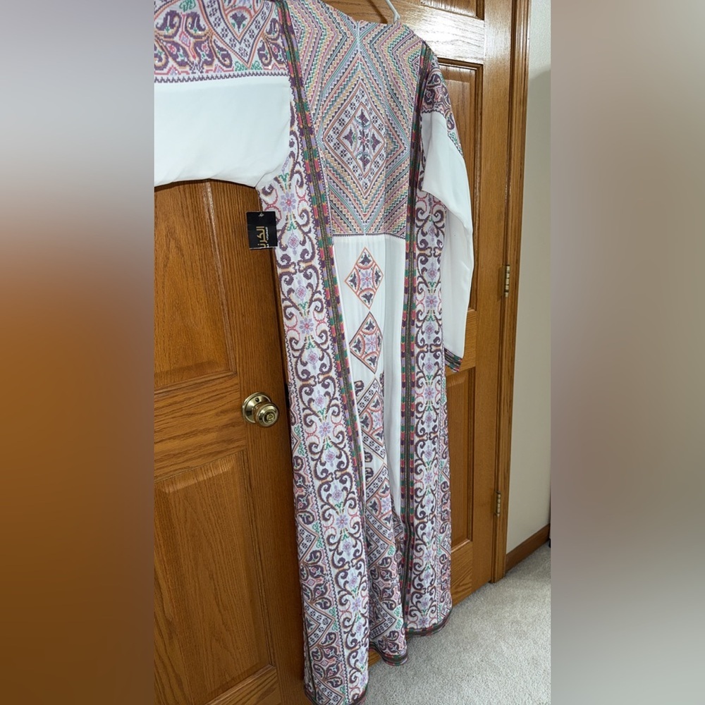 Palestinian Thobe White Purple Lilac Plus Size 5 / 2X Embroidered Formal Gown - Picture 14 of 16